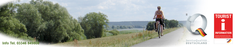 Oder-Nei&szlig;e-Radweg mit Blick auf die Oder mit Radlerin